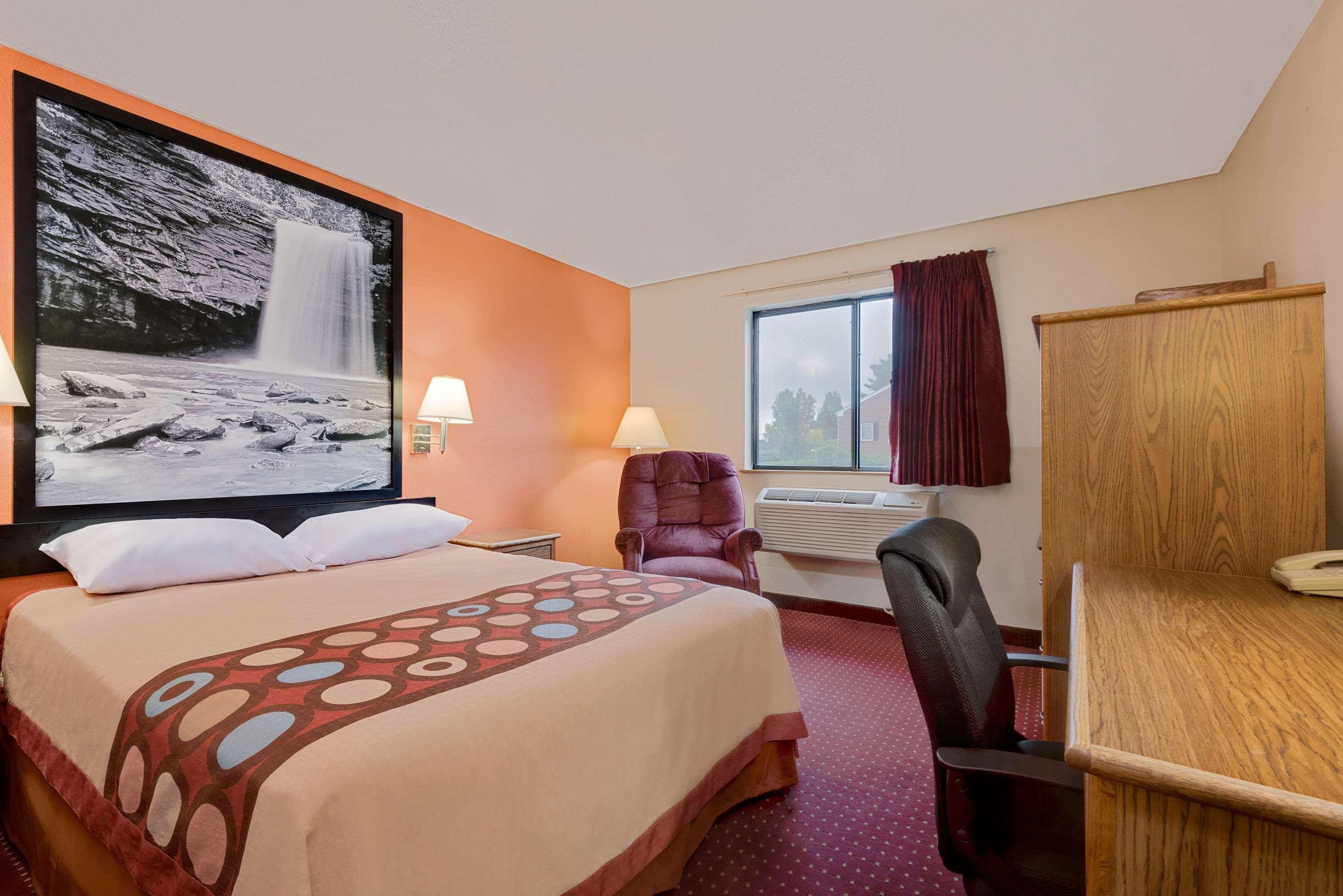 Super 8 Martinsburg Hotel Kültér fotó