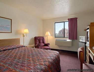 Super 8 Martinsburg Hotel Kültér fotó